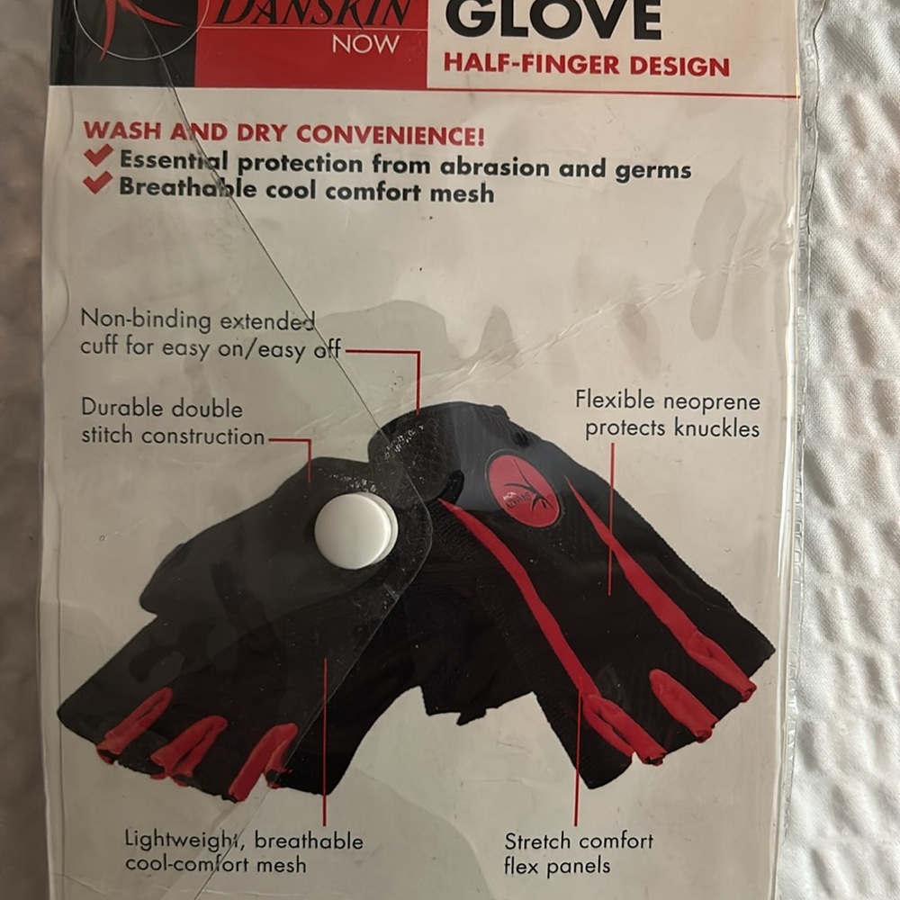 Daskin Women’s Half-Fingers Cardio Workout Gloves - Picture 2 of 6
